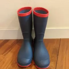 アモジのネイビーとレッドの長靴