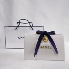 CHANEL ホリデー2025ラッピングボックス　チャーム付き