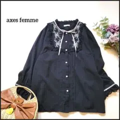 アクシーズファム●リボンがカワイイ♪パールボタン花柄刺繍ヨークデザインブラウス