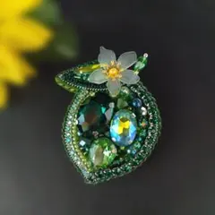 No.267*花咲くライム＊ビーズ刺繍ブローチ＊一点もの＊721のサムネイル