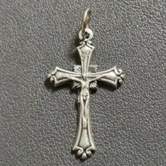十字架 　クロス　ペンダントトップ　銀色　キリスト教
