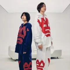 Vaundy ロゴフーディー 上 Mサイズのサムネイル