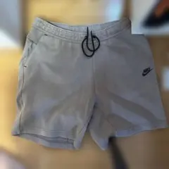 NIKEテックハーフパンツのサムネイル