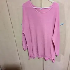 サーモンピンクのリブ編み長袖セーター