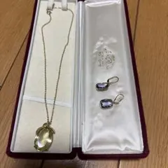 イエローペンダントネックレスとイヤリングセット