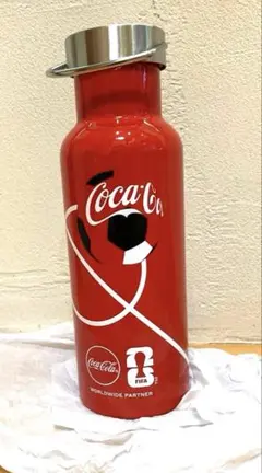 コカ・コーラ】2010 FIFAワールドカップ丸型空ボトル3個セット - メルカリ