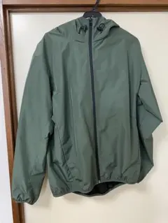 GU ナイロンジャケット メンズ　Mサイズ オリーブグリーン カーキ　パーカ　緑
