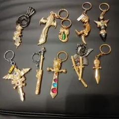 ファンタジー風ドラゴンと剣のキーホルダー