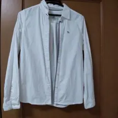 クラシックスタイルの白い長袖シャツ　アーノルド・パーマー