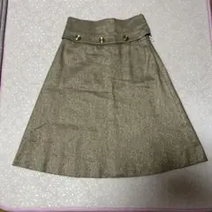 miss ashida ゴールド ラメ フレアスカート サイズ7のサムネイル