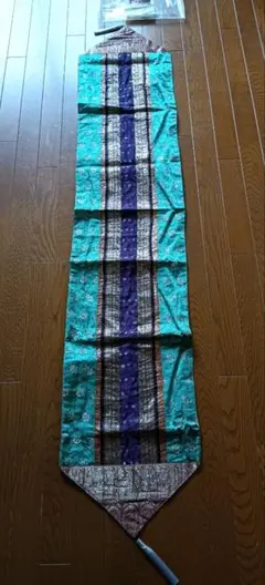 [値下げ] 未使用インド民族衣装サリ―利用 大型テ―ブル敷仏間装飾182.8cm
