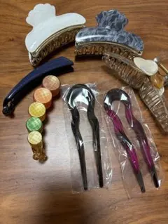 ヘアアクセ7点セット。バナナクリップ、ヘアクリップ、Uピン。