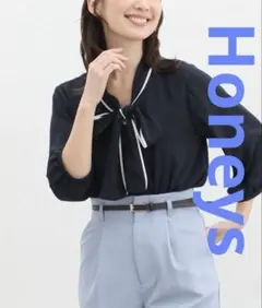 ［未使用タグ付き美品］【Honeys】７分袖ボウタイブラウス