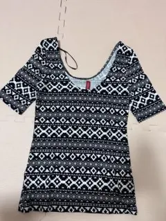 H&M DIVIDED 五分袖カットソー モノトーン柄 XS