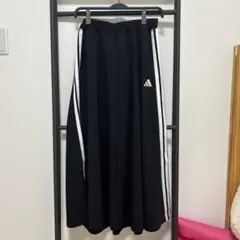 adidas ブラック フレアスカート M