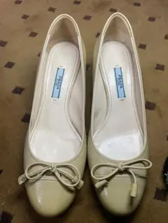 PRADA エナメル リボンパンプス 36 23cm ベージュ