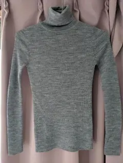 グレー白杢調ユニクロウールタートルセーター