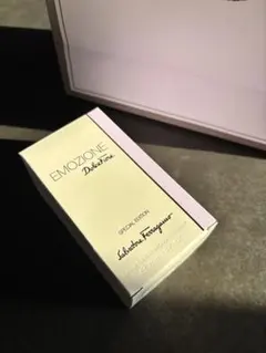 フェラガモエモツィオーネドルチェフィオーレ