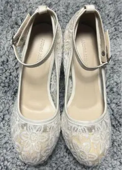 新品（訳あり）ホワイトレースハイヒールパンプス