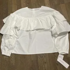 タグ付き新品　ensuite 大きなフリルの白色長袖ブラウス　フリーサイズのサムネイル