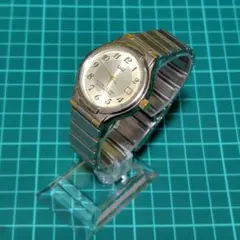 匿名配送　CITIZEN　Q&Q 　ゴールド　腕時計のサムネイル