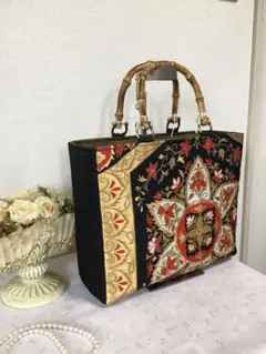 袋帯　ブロンズとターコイズきらめく花唐草文　リメイク　バンブーハンドルバッグ 袋帯 ブロンズとターコイズきらめく花唐草文 リメイク バンブー