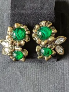 未使用フラワーデザイン 緑色 イヤリングヴィンテージ、レトロ