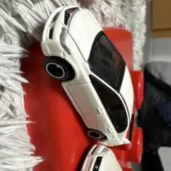 白いスポーツカー ミニカー