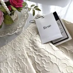 ルネ　René イタリア製生地　カメリア柄モチーフフレアスカート　36（M）のサムネイル