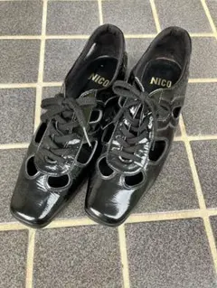 NICO ニコレディース シューズ ブラック　ローシューズ　紐で調整できます