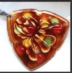 お花模様の三角ペンダント/ヴィンテージアクセサリー【送料無料】ネックレス