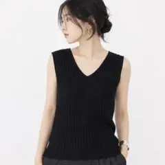 ✨新品✨ REORMIX Vネック リブニットベスト 黒 ノースリーブ しまむら