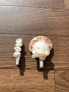 貝殻装飾のヘアクリップセット