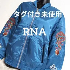 新品未使用タグ付き【RNA】チャイナスカジャン　刺繍スカジャン　シルバー　M RNA（アールエヌエー）の「J2121 チャイナスカジャン（ブルゾン）」 - WEAR