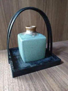 【新品】灶師  (とうじ)  一輪挿し【花ごよみ 緑釉】