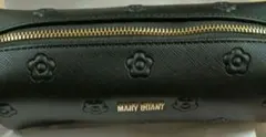 新品 MARY QUANT シンプルエンボスデイジースクエアペンケース ブラック