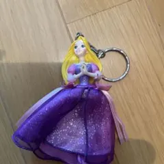 ディズニーラプンツェル キーホルダー 紫