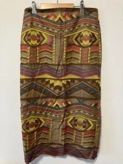 ZARA 幾何学模様　総刺繍タイトスカート