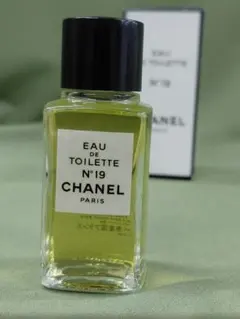 CHANEL Eau de Toilette N°19
