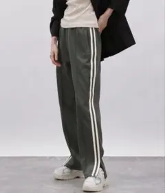 Item thumbnail for item e62e7dae-3d88-4a20-b31e-1f8e1ad80244