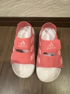 adidas サンダル　18cm