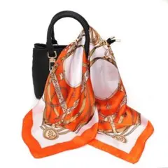 オレンジとホワイトの大判スカーフ サイズ：70cmx 70cm