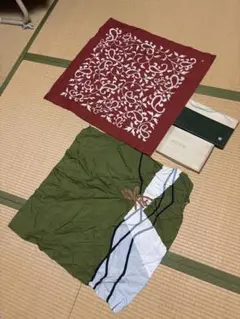 風呂敷 2枚セット　75cm赤と73cm緑 50年程前のレトロ風呂敷