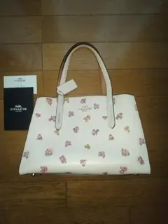 お値下げしました！COACH フラワープリント ハンドバッグ