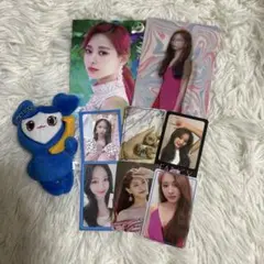 TWICEツウィ トレカ&缶バッジ