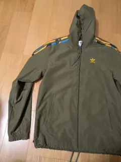アディダス　adidas　カーキ　ナイロンパーカー　ジャケット　M　ゆったり