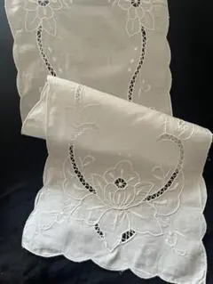 ヴィンテージ ホワイトワーク テーブルクロス 手リネン刺繍 ドロン
