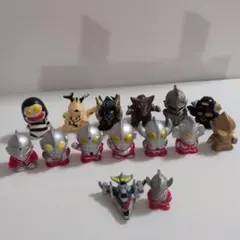 ウルトラマン・怪獣　指人形　15個セットのサムネイル