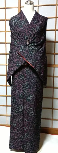 洗える 黒地の花柄小紋袷着物