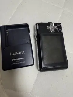 Panasonic DMC-FX100 デジタルカメラとバッテリーチャージャー